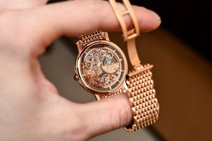 Baselworld-2019-Detailed-Chainsmith’s-Art-in-Haute-Horlogerie-300x200 Baselworld-2019-Detailed-Chainsmith’s-Art-in-Haute-Horlogerie-300x200 Baselworld 2019 Detailed Chainsmith’s Art in Haute Horlogerie japanese lacquer artist Genta Ishizuka: one of the Best Japanese Lacquer artist Baselworld 2019 Detailed Chainsmith s Art in Haute Horlogerie 300x200
